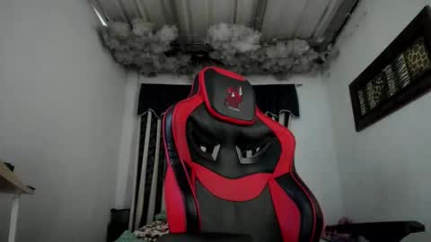 Lauu G online show from April 10, 12:22 pm