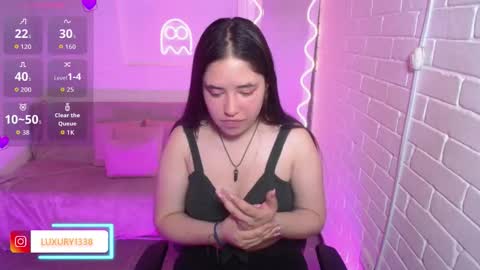 Lauxury  online show from September 26, 4:32 am