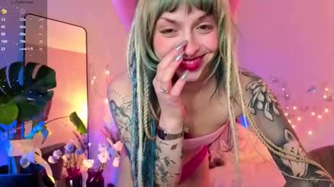 Melissa online show from March 25, 6:33 pm