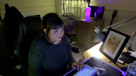 Lavenderrzz online show from November 4, 10:15 pm