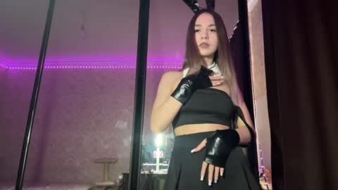 laveniafelten online show from April 9, 8:20 am