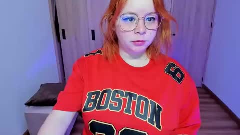 laylaah online show from October 31, 12:45 am