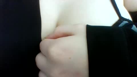 layannalea online show from May 27, 12:54 am