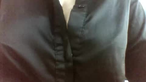 layannalea online show from May 15, 3:43 am
