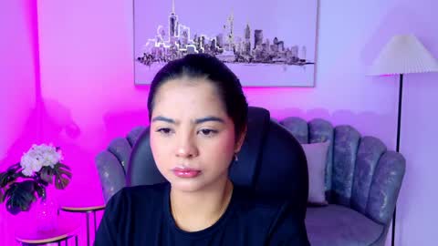 Layla Breezee online show from May 10, 11:23 am
