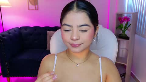 Layla Breezee online show from May 13, 11:49 am