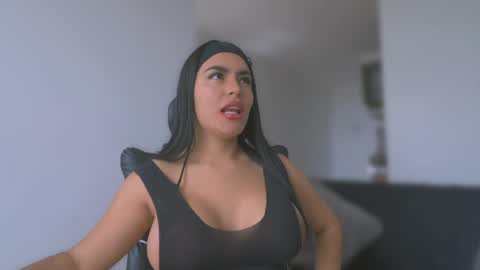 Layla online show from May 16, 5:56 pm