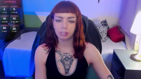 Layla 3 online show from March 14, 9:05 pm