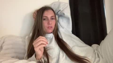 laylahlaylah1 online show from October 24, 7:32 pm