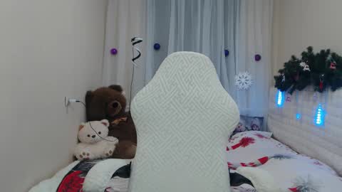 laymablast online show from December 1, 8:40 am