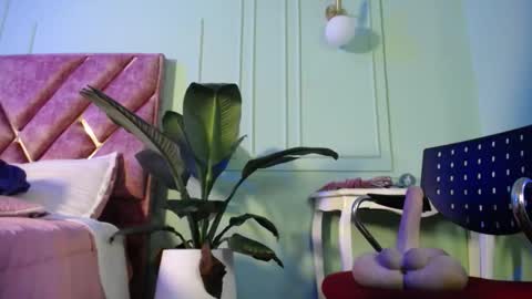 Vannessa  online show from October 11, 1:47 pm