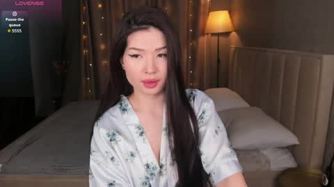lea_apple online show from May 8, 12:14 am