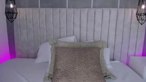    online show from February 4, 6:33 pm