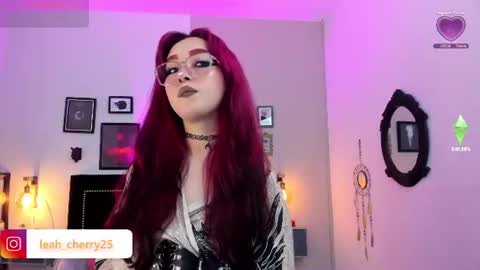 Leah online show from June 17, 9:16 pm