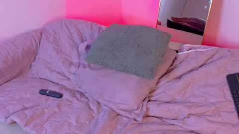 LEAH ANGEL online show from July 3, 10:54 am