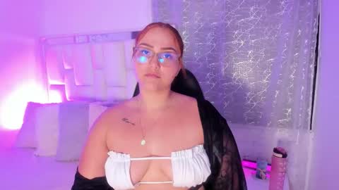 Leah  online show from May 6, 1:53 am