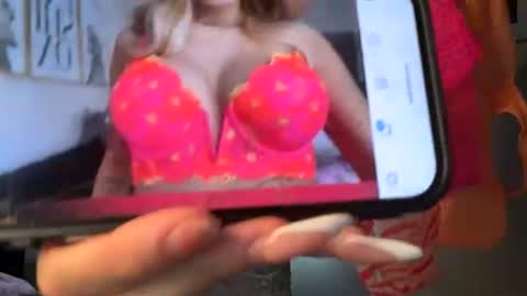 leahlegster online show from July 25, 2:24 pm