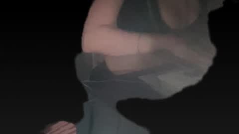 Snapshot of leahsweetvibe chatting on January 28, 2:21 am Sweet Fire online show from January 28, 2:21 am