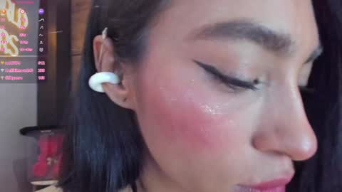 Snapshot of leamonroe__ chatting on December 29, 5:12 pm Hey Im Lea online show from December 29, 5:12 pm