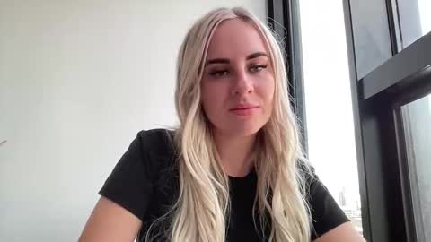 Leanna online show from February 19, 7:28 am