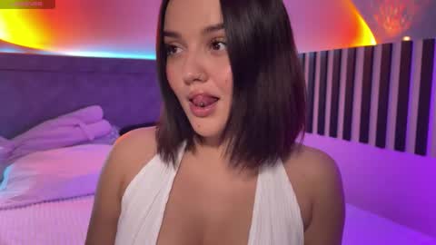 Amelie online show from October 11, 4:42 pm