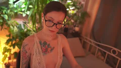 leekta online show from February 12, 10:56 am