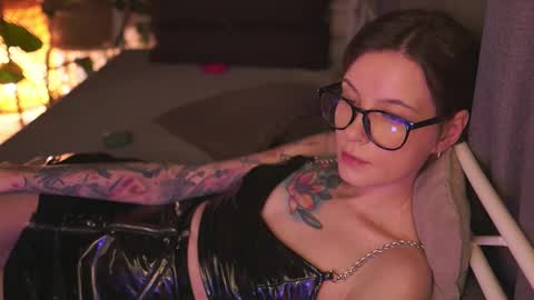 leekta online show from March 10, 7:18 pm