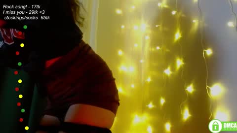 hey Im Leia and I love rock  online show from November 30, 8:24 pm