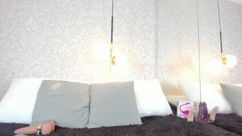 LEIGH ANGELS online show from May 22, 11:58 pm