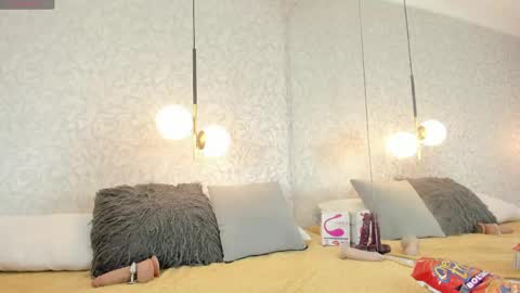 LEIGH ANGELS online show from May 6, 10:36 pm