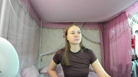 leila_bambi_ online show from April 1, 5:54 pm