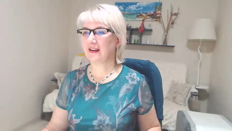 Leila Kinky online show from December 4, 5:05 am