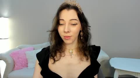 LeilaTaylors online show from April 3, 6:22 am