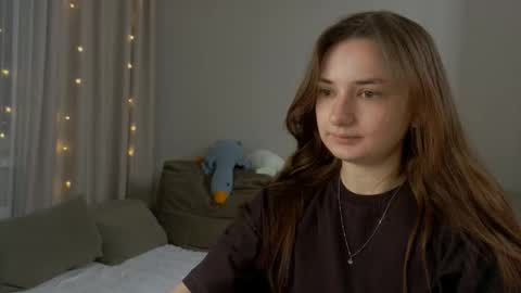 Lelia online show from March 6, 6:25 pm