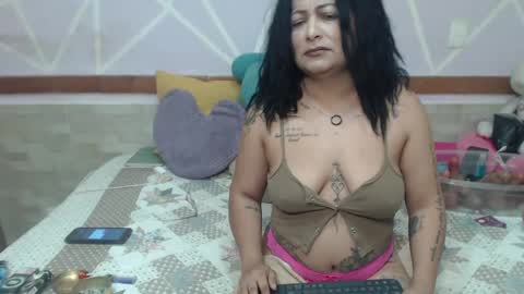 lena_lawson online show from May 23, 6:12 am