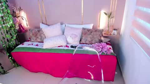 Lena Paul online show from November 24, 5:37 pm