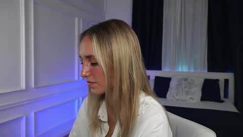 Lena online show from October 16, 1:36 pm