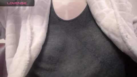 lenagolden online show from January 31, 5:09 am