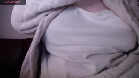 lenagolden online show from March 27, 1:01 pm