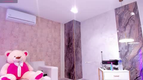 Lenathompson online show from December 2, 3:41 am