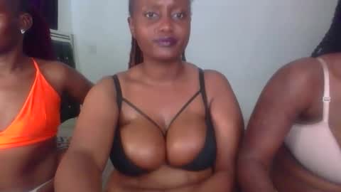 leo_kitty8 online show from April 1, 1:41 pm