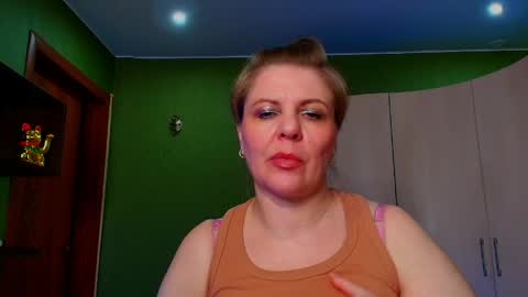 Leona tracie online show from May 6, 1:42 am