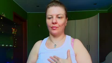 Leona tracie online show from May 22, 8:23 am