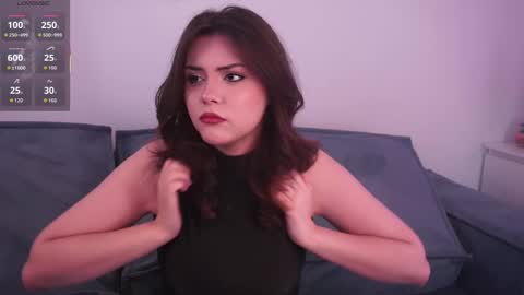 Mia online show from October 9, 7:34 am