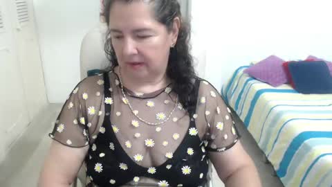 leonela   online show from May 13, 2:50 am