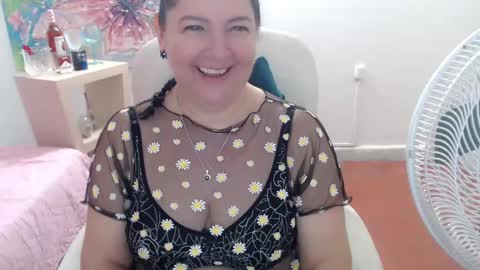 leonela   online show from October 4, 6:52 am