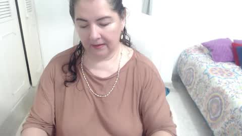 leonela   online show from May 9, 2:57 am