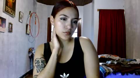 leonela  online show from September 21, 9:35 pm