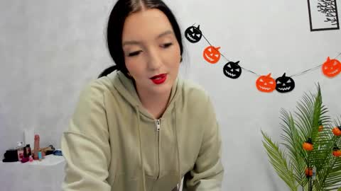 Lesley online show from October 17, 8:17 am