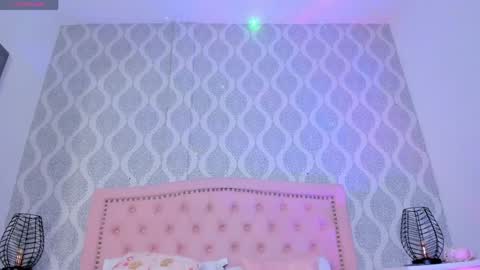 lesly velvet online show from April 10, 6:30 am